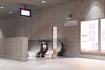 Anzeigetafel im Stadtbahntunnel. 