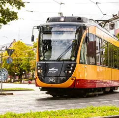 Eine AVG-Stadtbahn in Karlsruhe