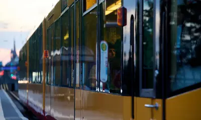 Seitenansicht einer AVG-Stadtbahn