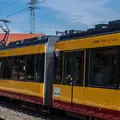 Seitenansicht einer Straßenbahn