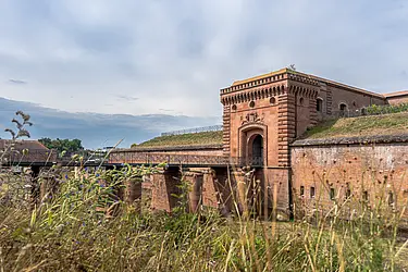 Seitenansicht der Germersheimer Festung.